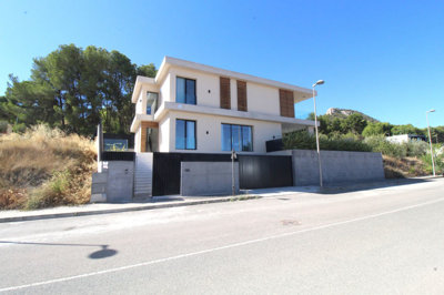 Exterior 10