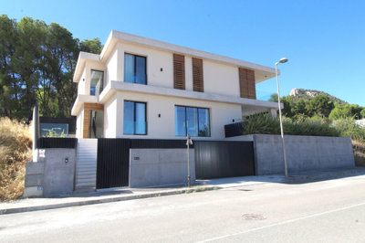 Exterior 11