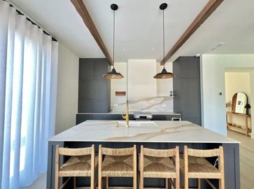 Interior 3