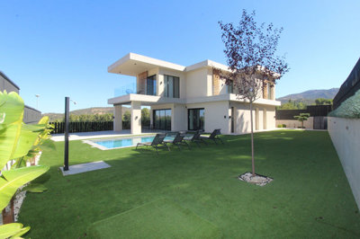 Exterior 3