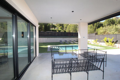 Exterior 6