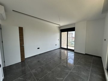 Interior 3
