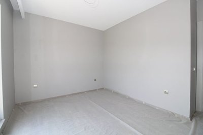 Interior 14