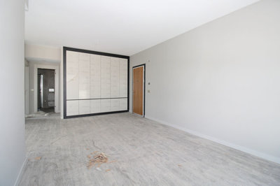 Interior 4