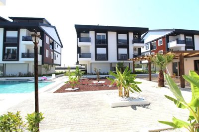 Exterior 8