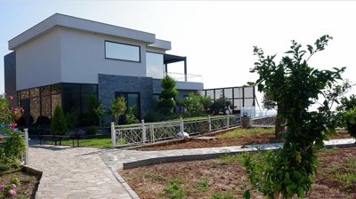 Exterior 6