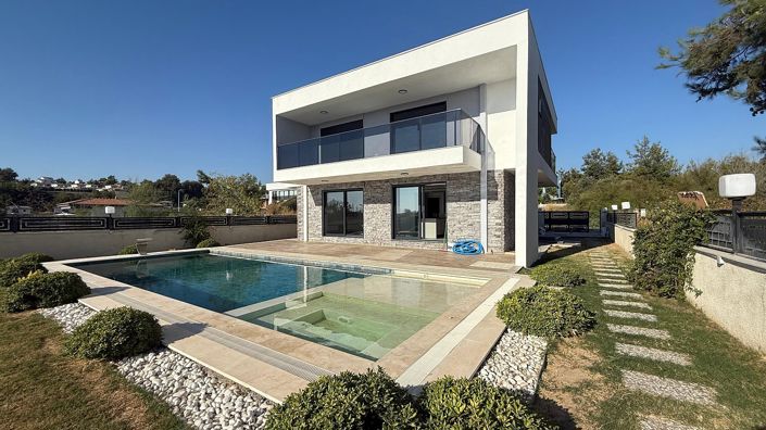 Image No.1-4 Bed House/Villa for sale