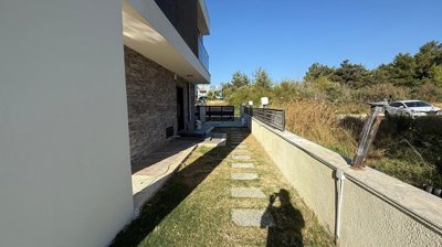 Exterior 9
