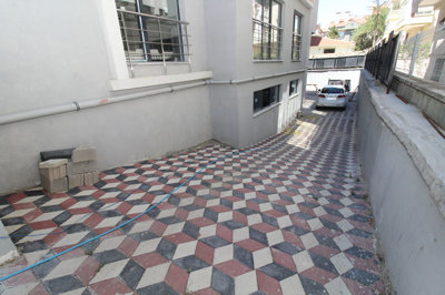Exterior 8