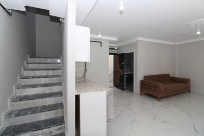 Interior 5