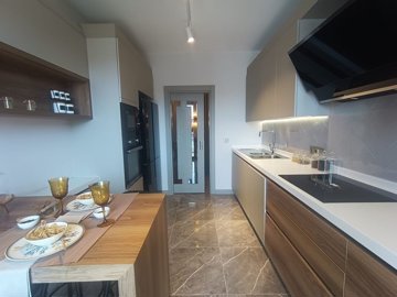 Interior 5