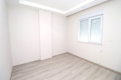 Interior 8