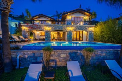 Exterior 4