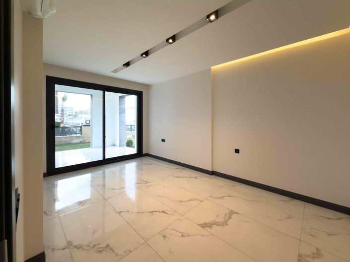 Image No.31-5 Bed House/Villa for sale