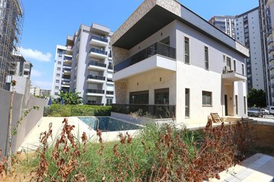 Exterior 1