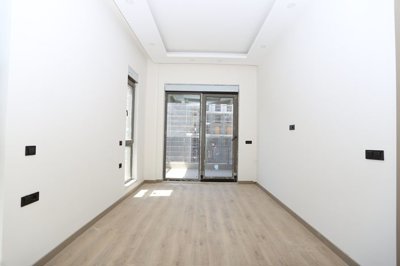 Interior 4