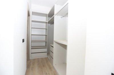 Interior 8