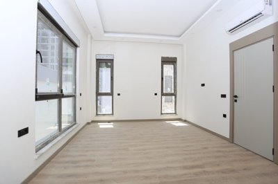 Interior 9