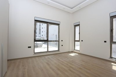 Interior 3
