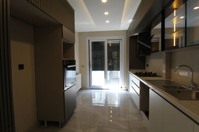 Interior 6