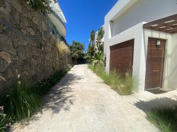 Exterior 12