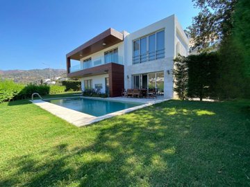 Exterior 4