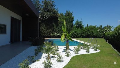 Exterior 7