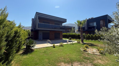 Exterior 1
