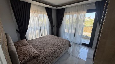 Interior 6