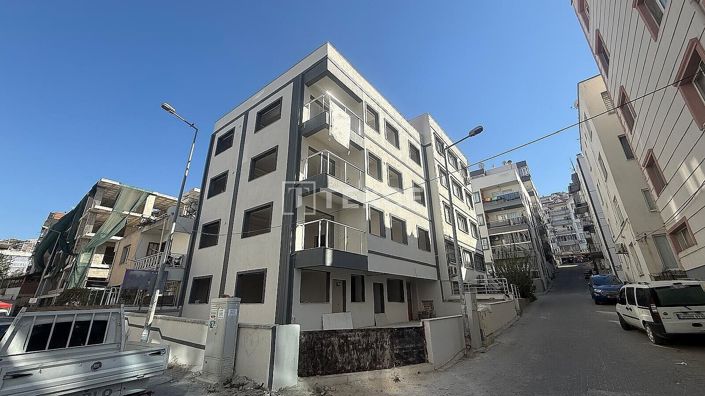 Image No.1-Appartement de 3 chambres à vendre à Ikiçesmelik