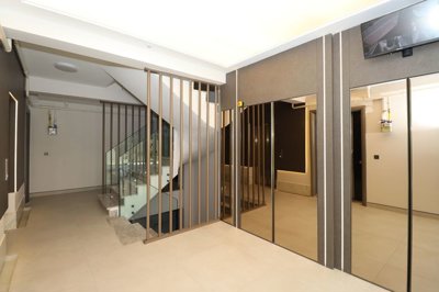 Exterior 10