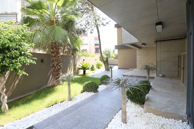 Exterior 6
