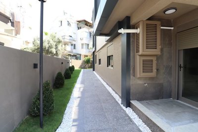 Exterior 8