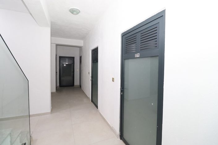 Image No.12-4 Bed Apartment for sale