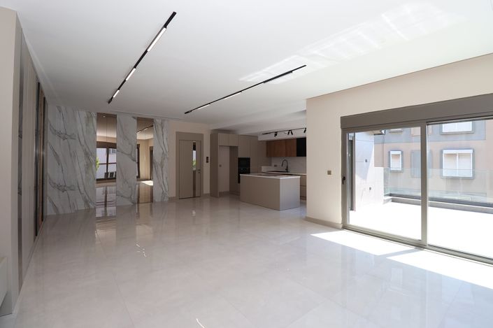 Image No.14-4 Bed Apartment for sale
