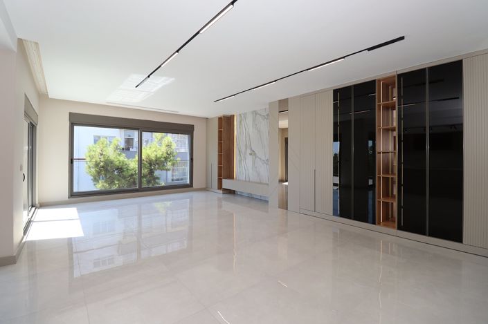 Image No.16-4 Bed Apartment for sale