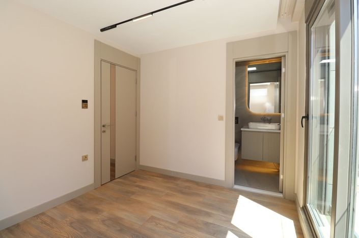 Image No.28-4 Bed Apartment for sale