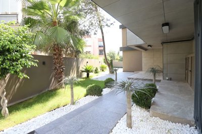 Exterior 7