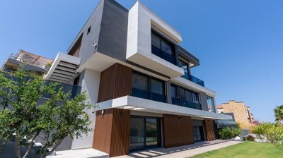 Exterior 3