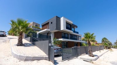 Exterior 4