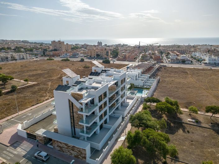 Image No.9-2 Bed Apartment for sale