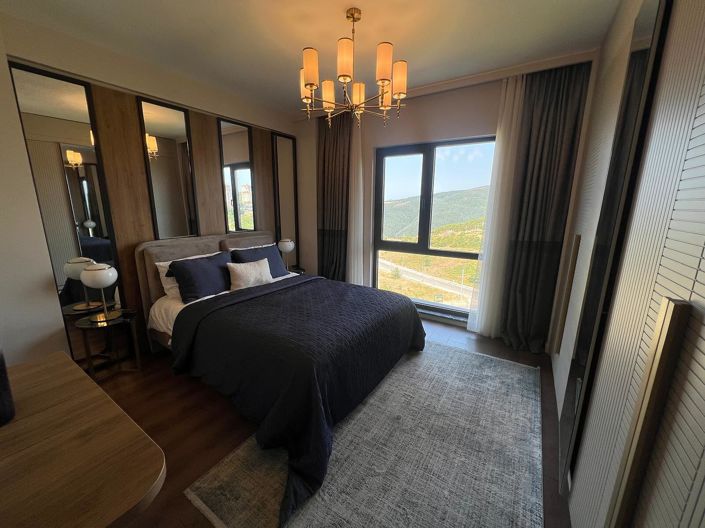 Image No.10-5 Bed Apartment for sale