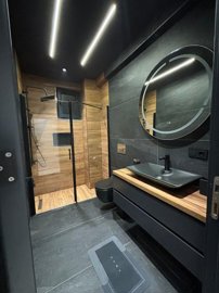 Interior 7