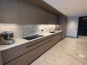 Interior 6