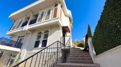 Exterior 3