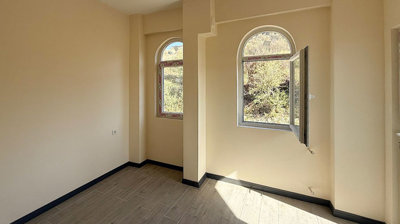 Interior 5