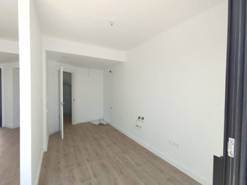 Interior 5