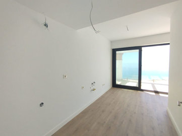 Interior 6