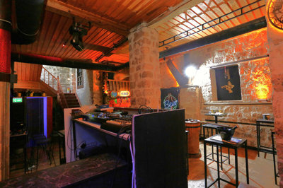 Interior 5