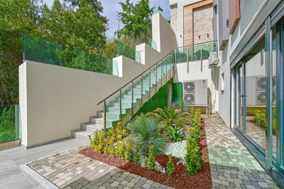 Exterior 15